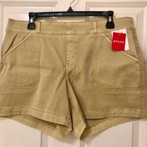 Womens Spanx Stretch Twill Shorts Almond Color (STK #4). Size XL.